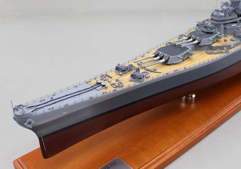 uss-wisconsin-model.jpg